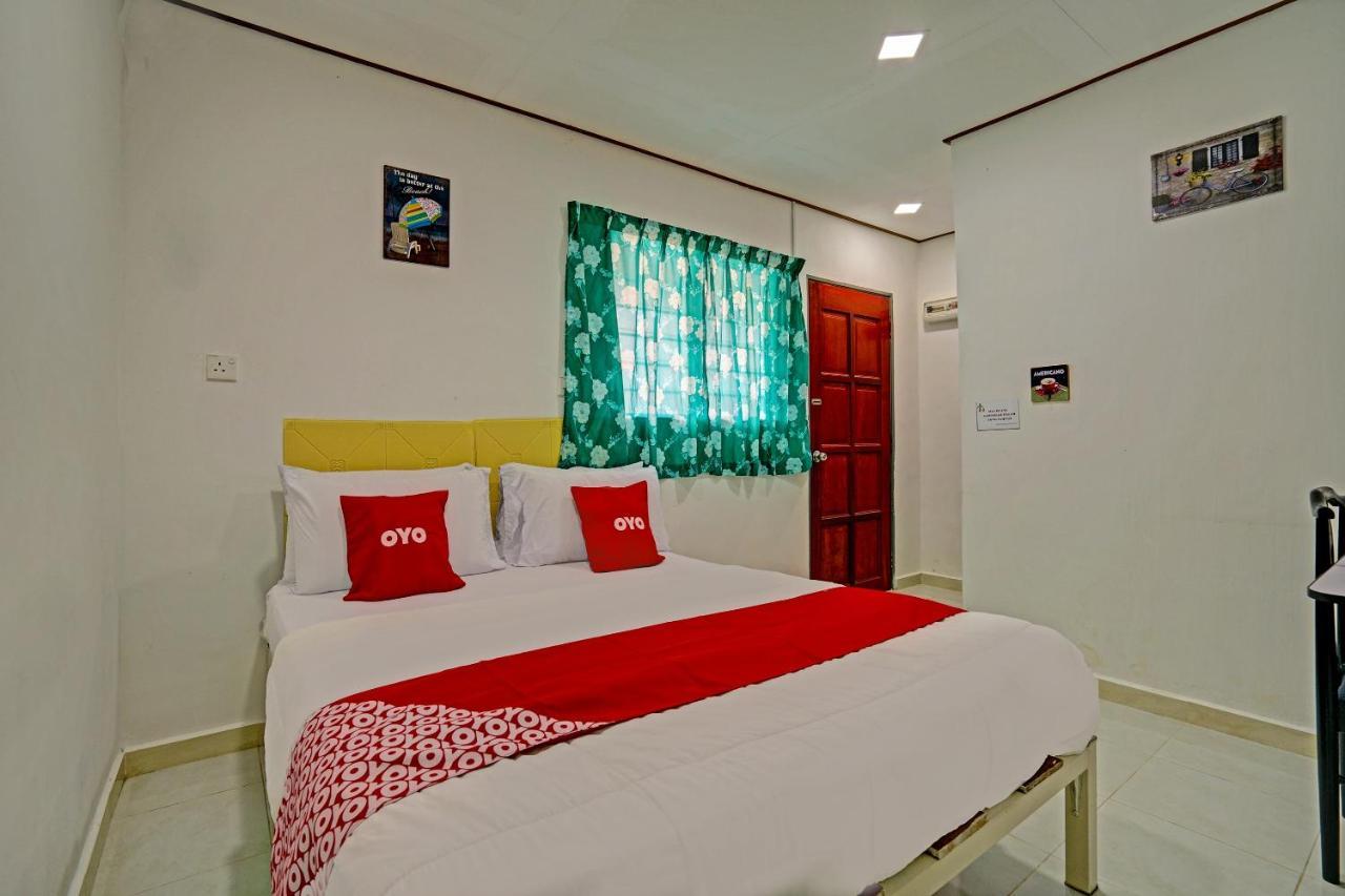 ホテル Capital O 90423 Teratai Chalet Kampong Raja エクステリア 写真