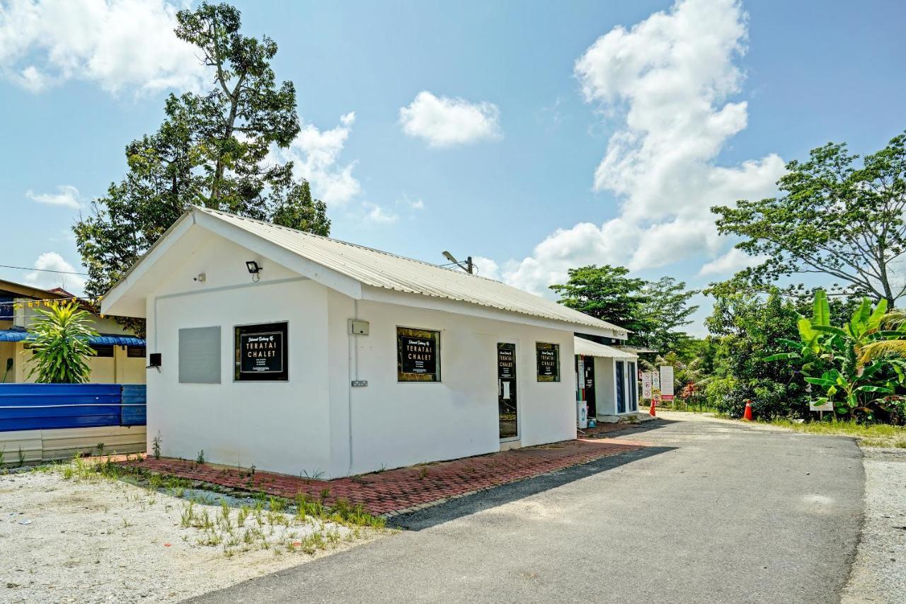ホテル Capital O 90423 Teratai Chalet Kampong Raja エクステリア 写真